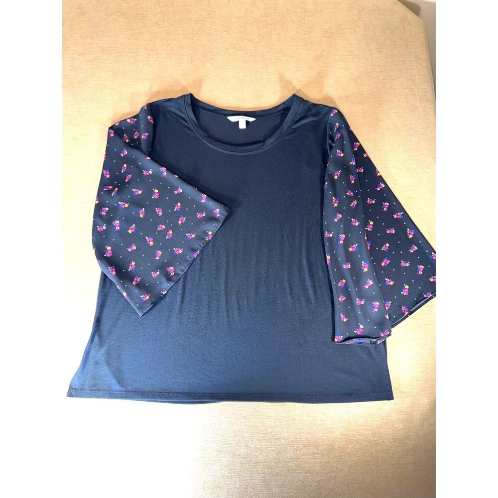 The Pioneer Women Top, Black with floral 3/4 length flowy sleeves